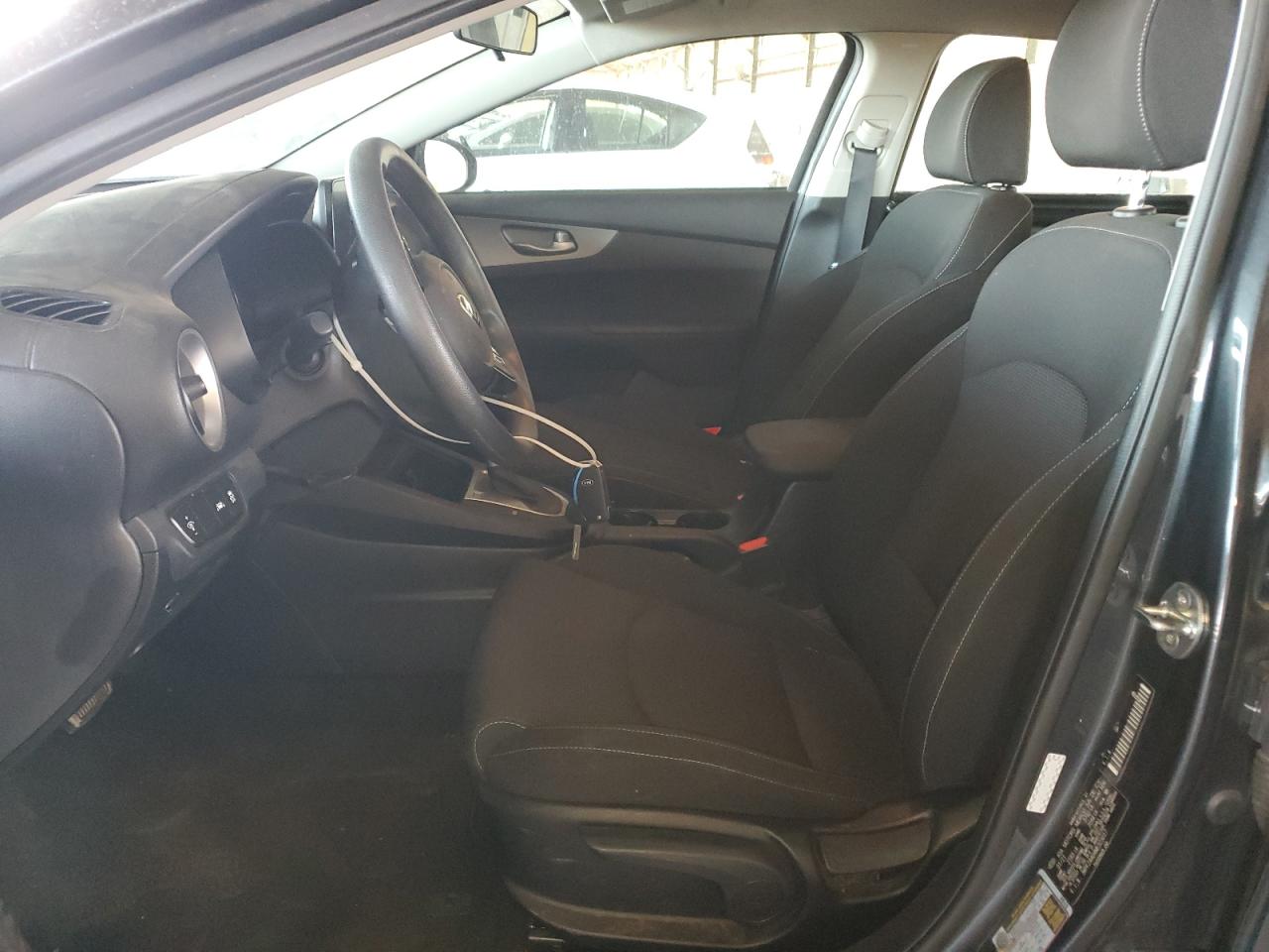 3KPF24AD4ME325017 2021 Kia Forte Fe