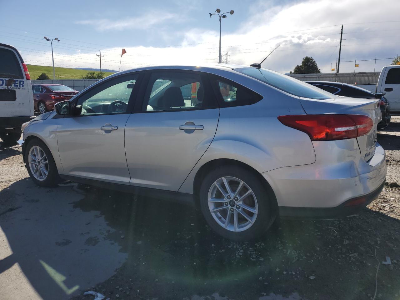 2017 Ford Focus Se vin: 1FADP3F28HL231848