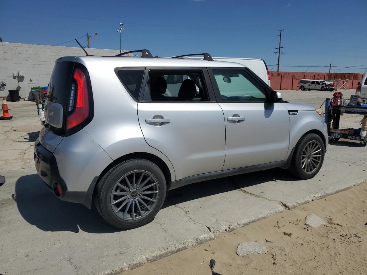 2016 Kia Soul + vin: KNDJP3A56G7838773