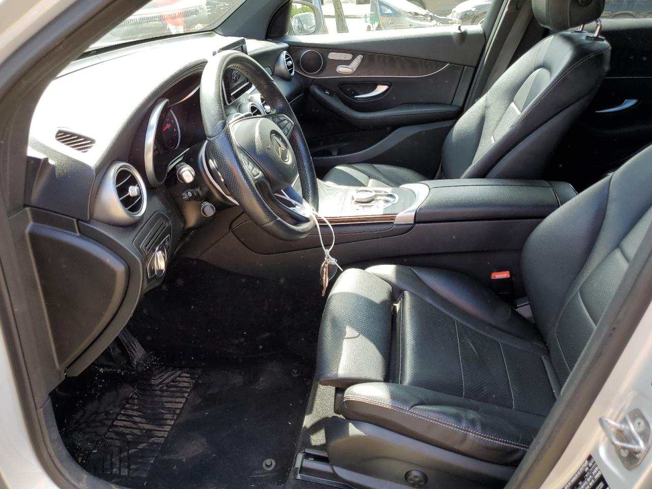 WDC0G4KBXJV034821 2018 Mercedes-Benz Glc 300 4Matic