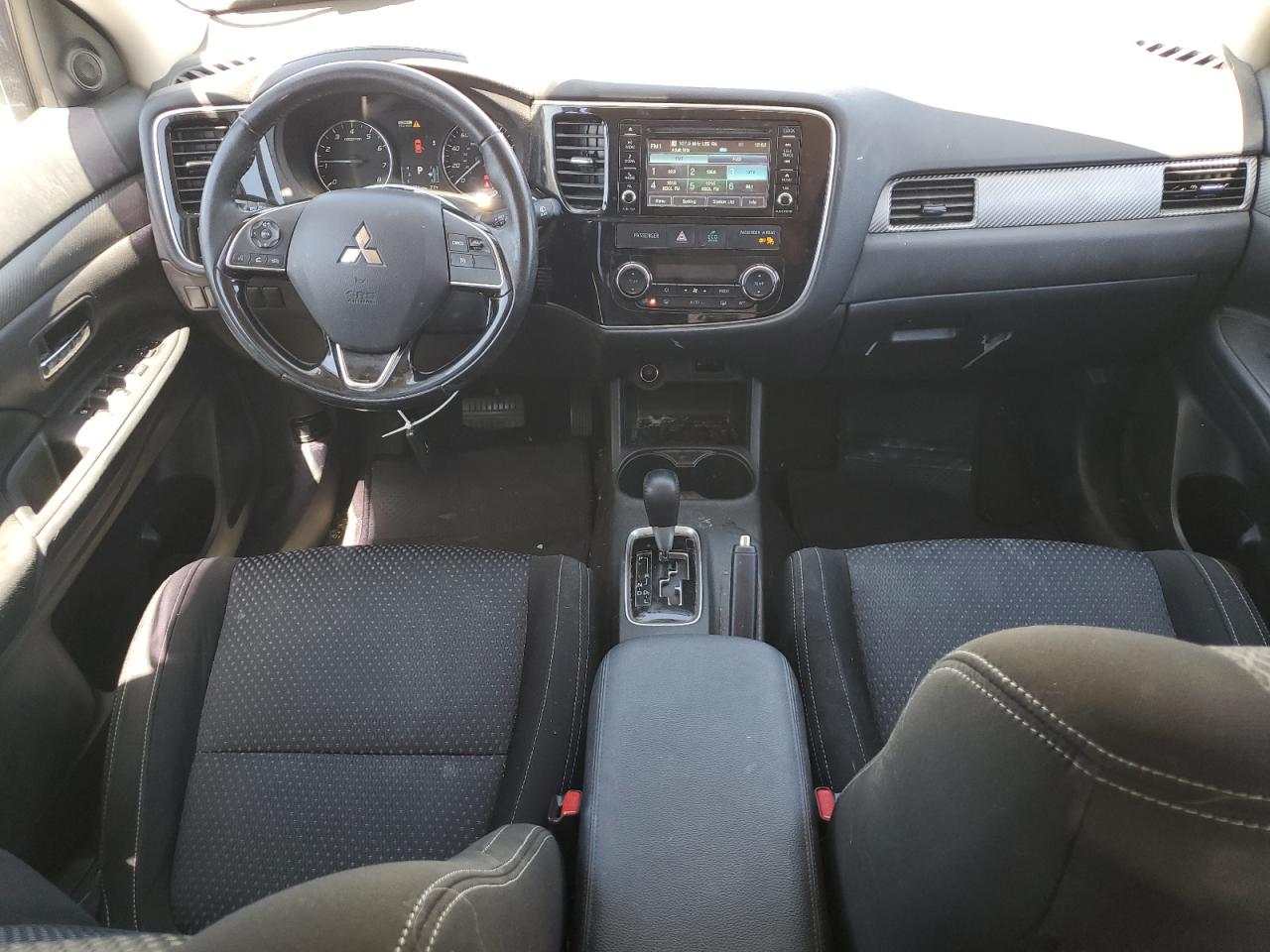 JA4AZ3A37GZ001697 2016 Mitsubishi Outlander Se