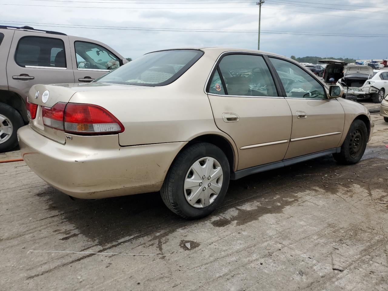 1HGCG16472A032239 2002 Honda Accord Lx