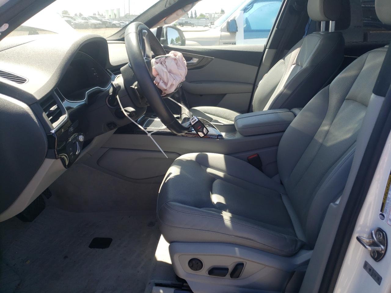 WA1VAAF72KD033729 2019 Audi Q7 Prestige