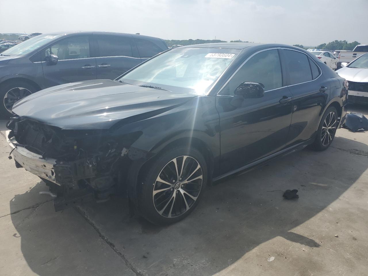 4T1B11HK4JU563107 2018 Toyota Camry L