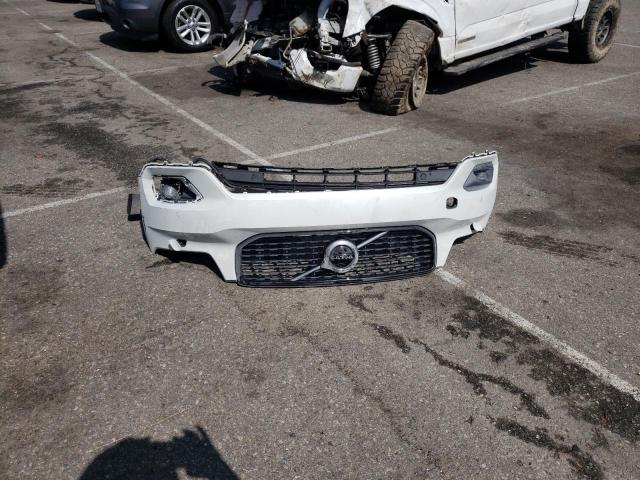 2022 Volvo Xc40 T5 R-Design VIN: YV4162UM4N2749324 Lot: 56346084