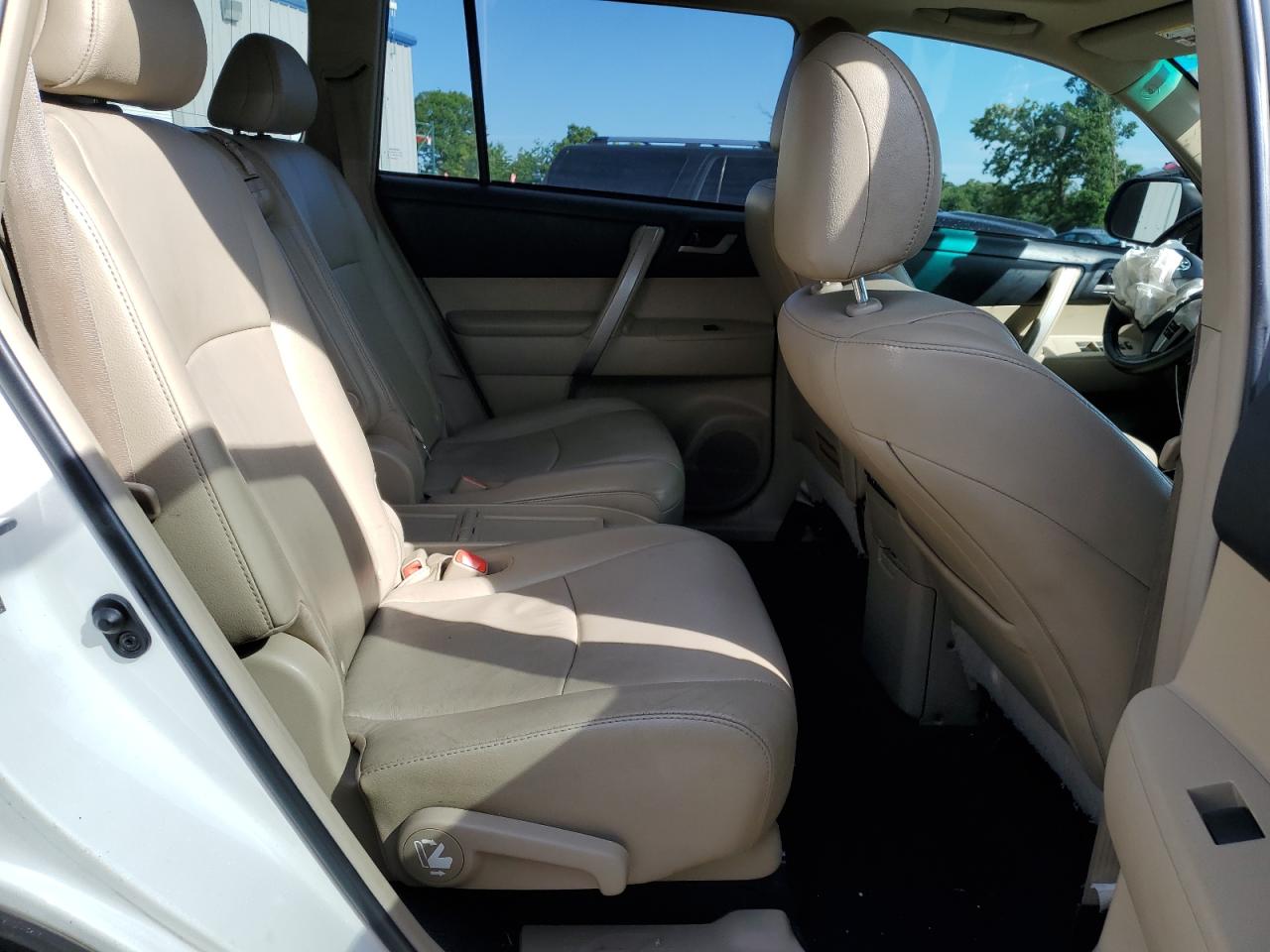 5TDBK3EH1CS100659 2012 Toyota Highlander Base