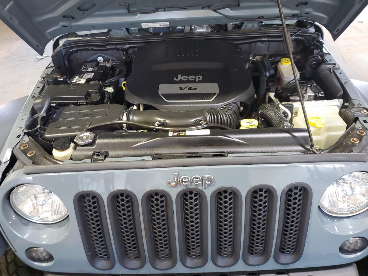 1C4HJWDG8EL243720 2014 Jeep Wrangler Unlimited Sport