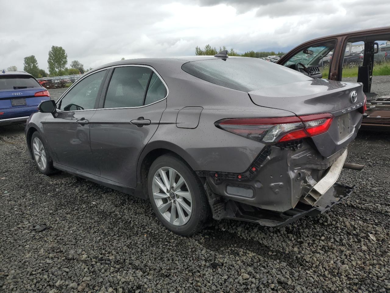 2021 Toyota Camry Le vin: 4T1C11AK6MU452013