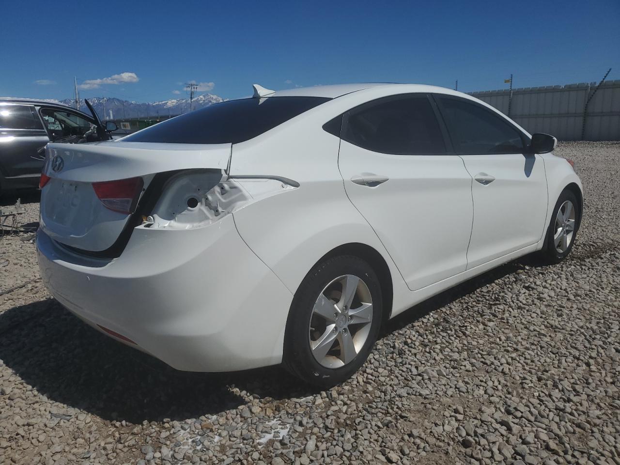 5NPDH4AE3DH165562 2013 Hyundai Elantra Gls