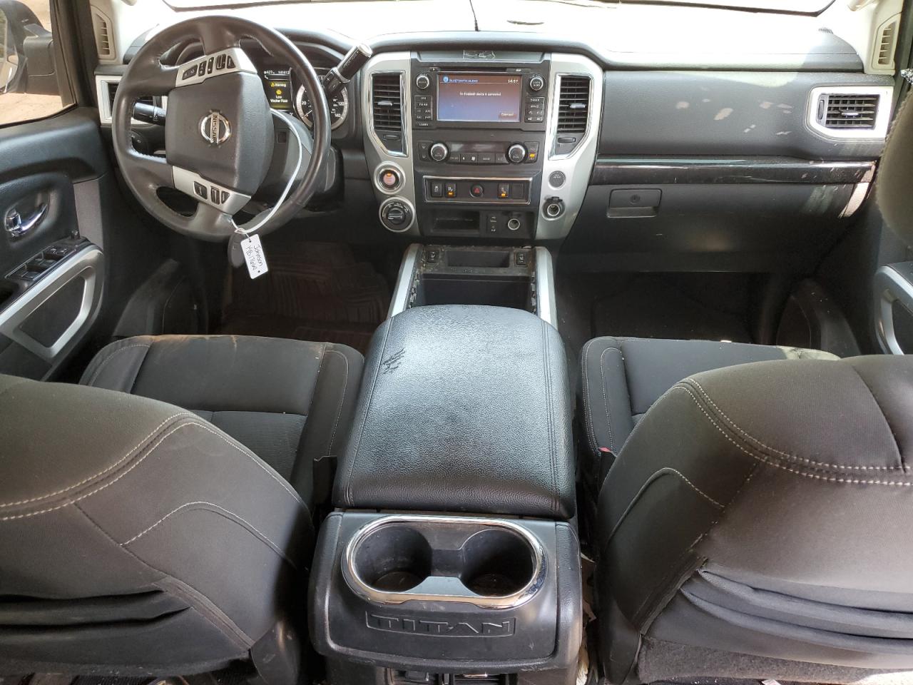 1N6AA1E54HN539583 2017 Nissan Titan Sv