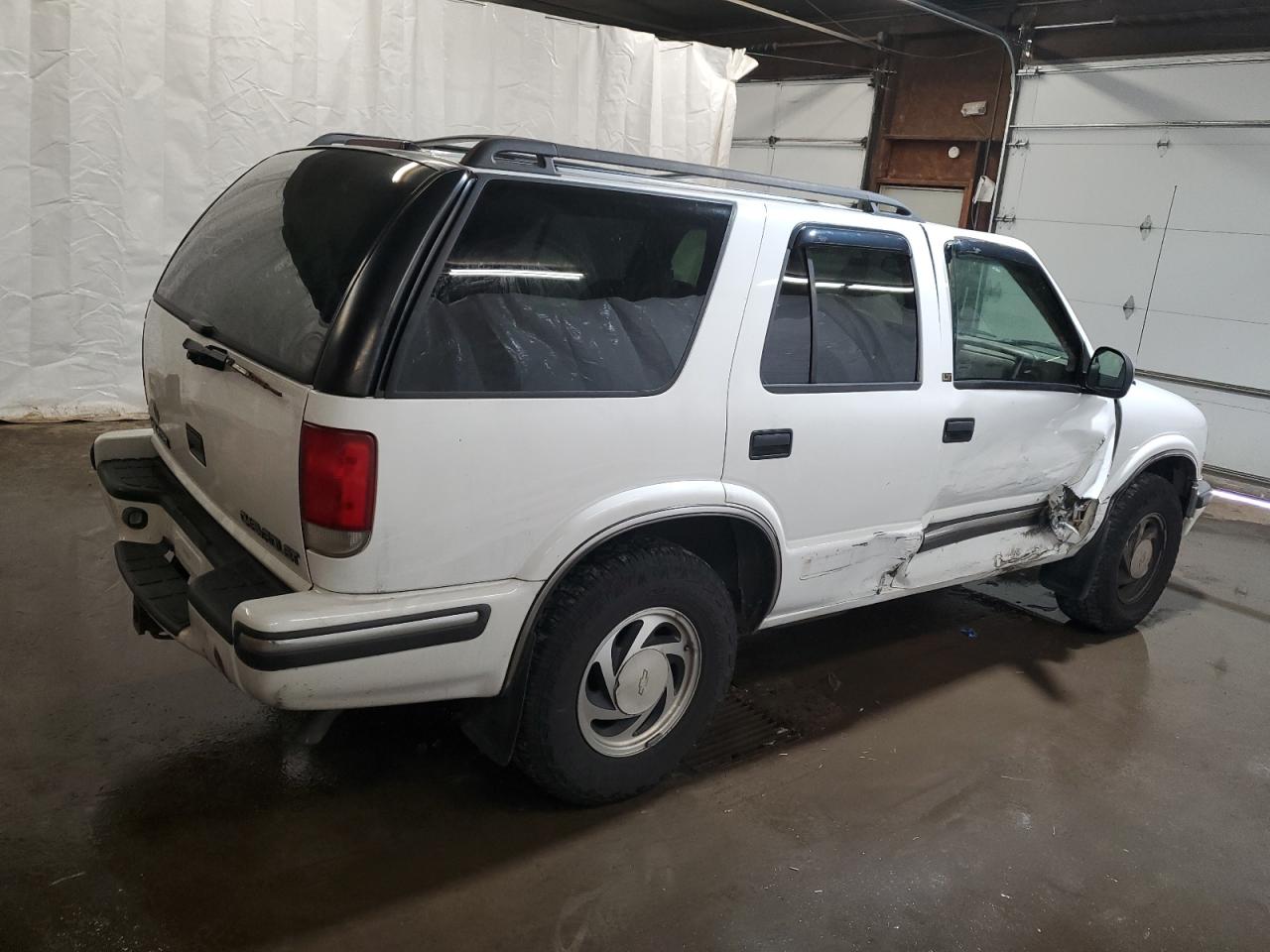 1GNDT13W3W2276692 1998 Chevrolet Blazer