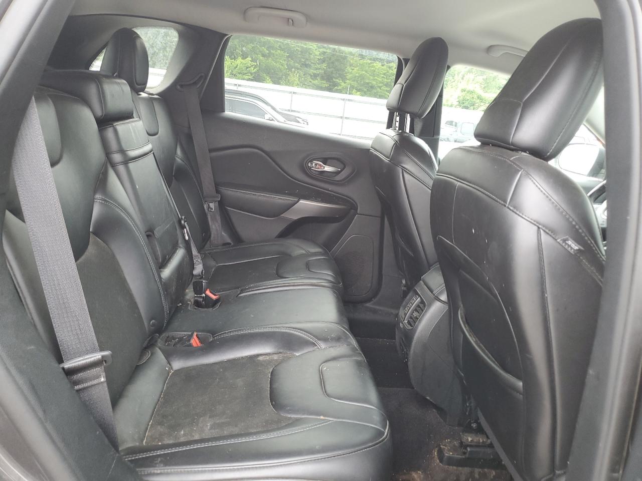 1C4PJLLB1KD249199 2019 Jeep Cherokee Latitude Plus