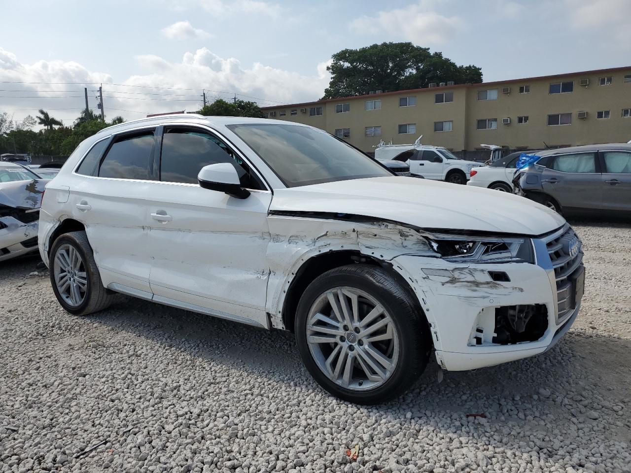 WA1BNAFY2L2058952 2020 Audi Q5 Premium Plus