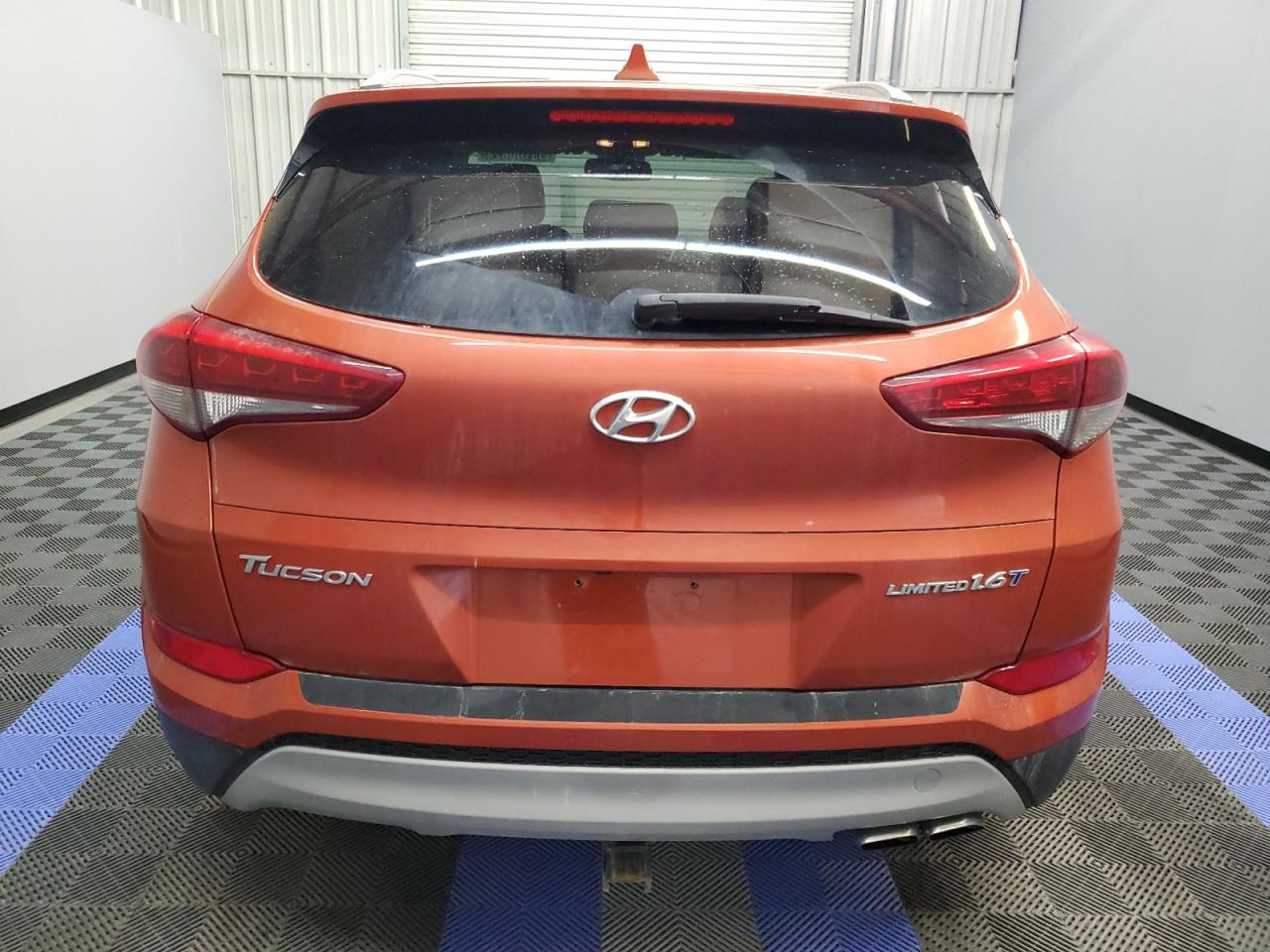 KM8J33A29HU370800 2017 Hyundai Tucson Limited
