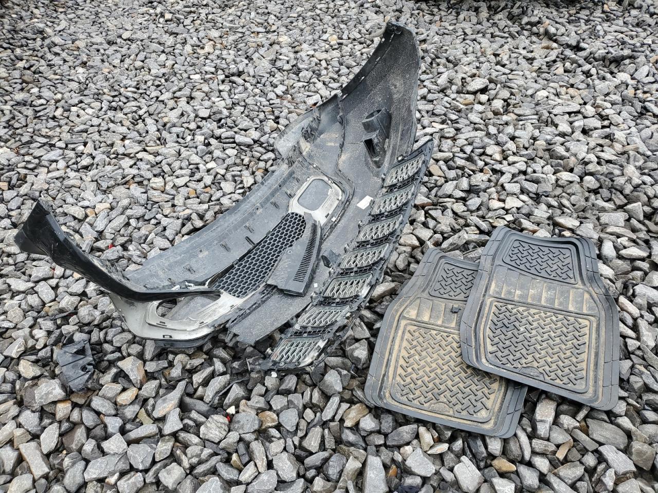 1C4RJFAG6JC387396 2018 Jeep Grand Cherokee Laredo