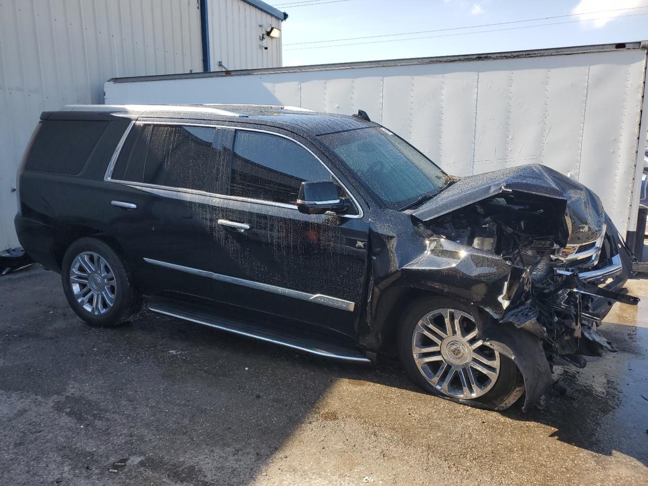 1GYS3AKJ2HR395831 2017 Cadillac Escalade