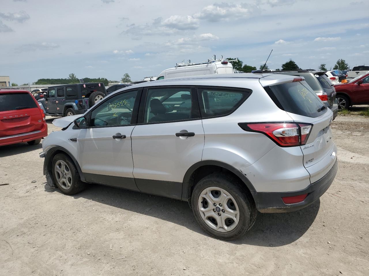 1FMCU0F73JUD02555 2018 Ford Escape S