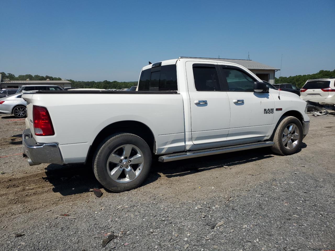 1C6RR7GM0FS673809 2015 Ram 1500 Slt