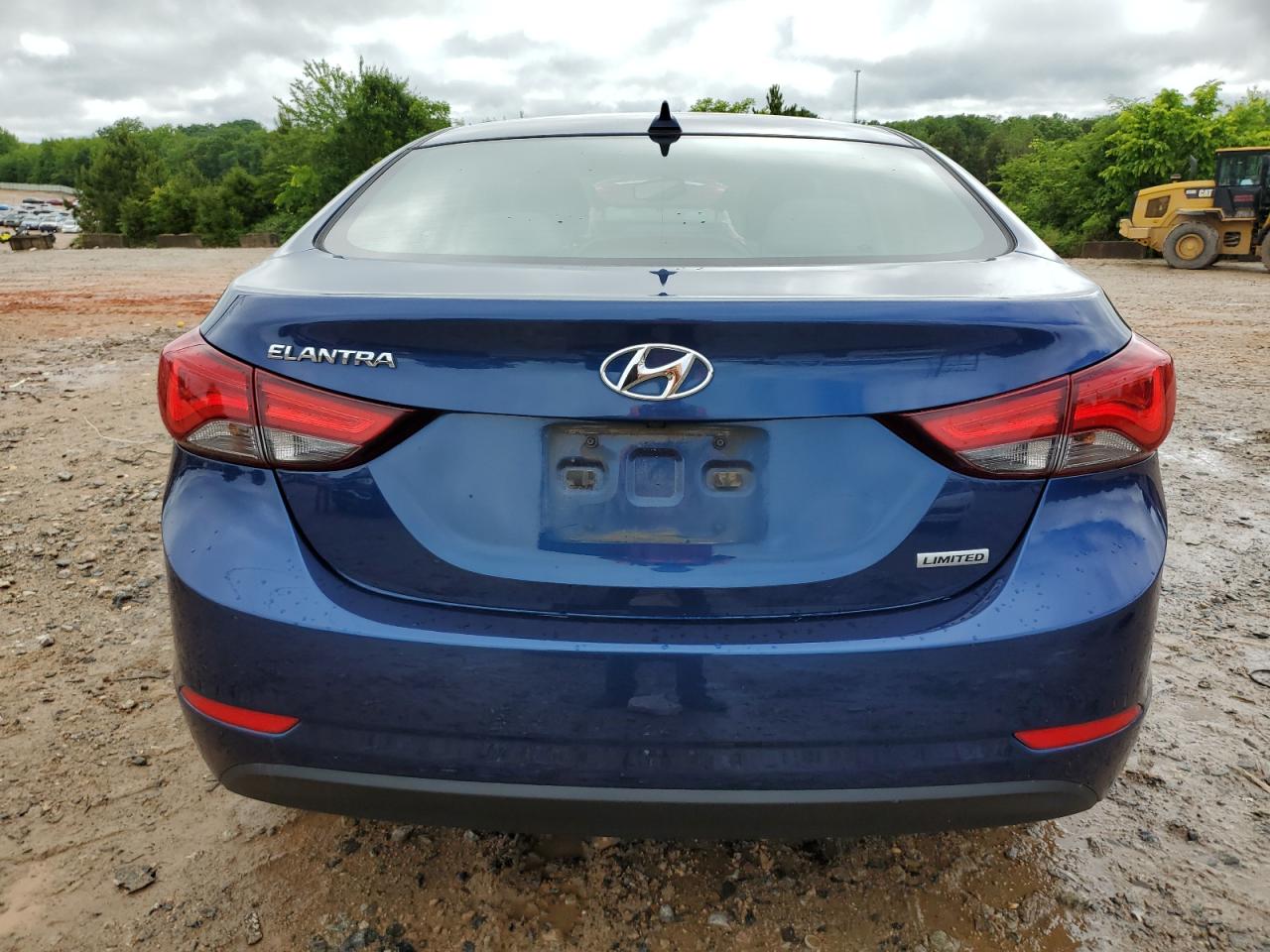 5NPDH4AE1GH795925 2016 Hyundai Elantra Se