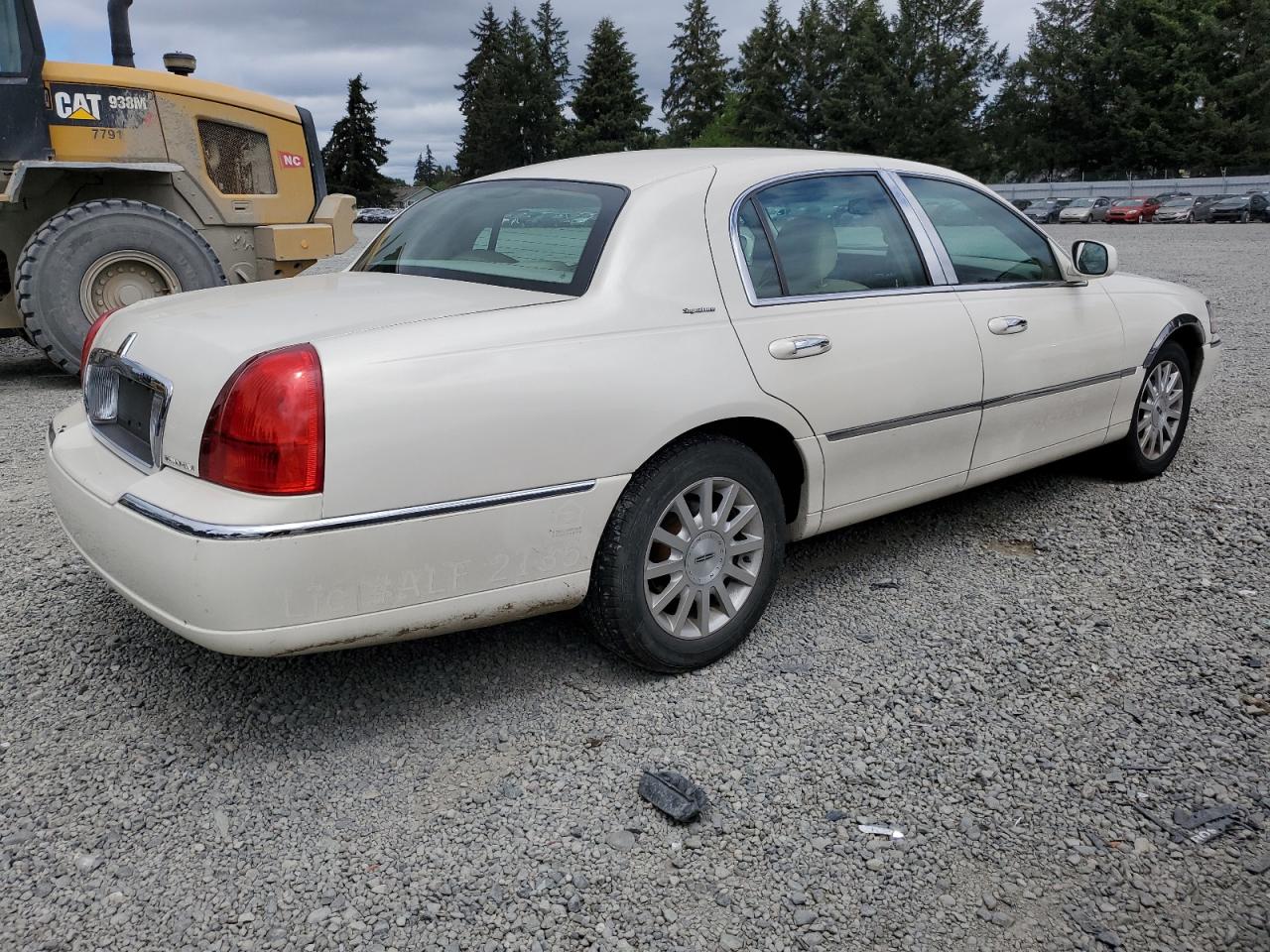 1LNHM81W17Y617648 2007 Lincoln Town Car Signature