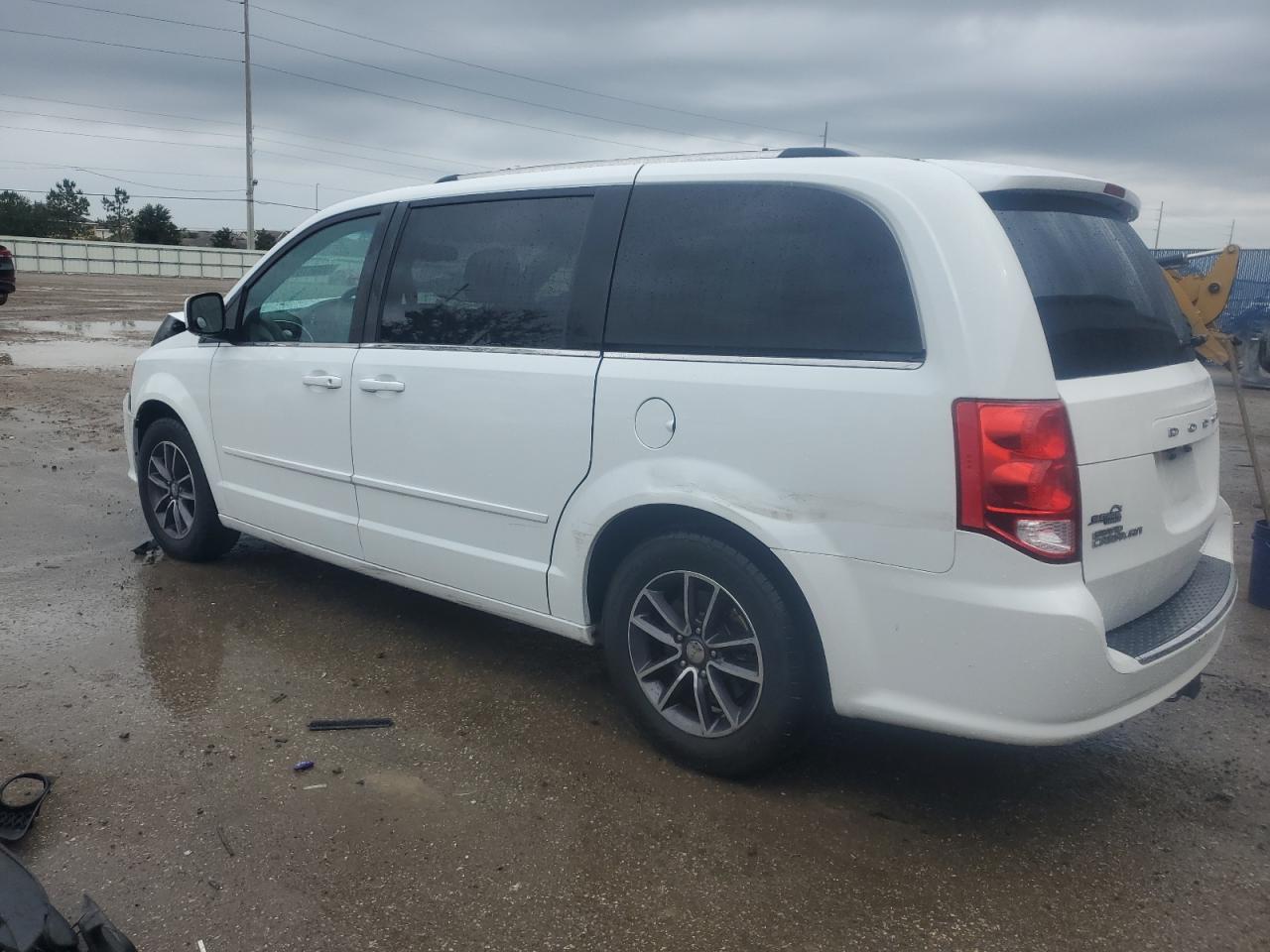 2C4RDGCG6HR674846 2017 Dodge Grand Caravan Sxt