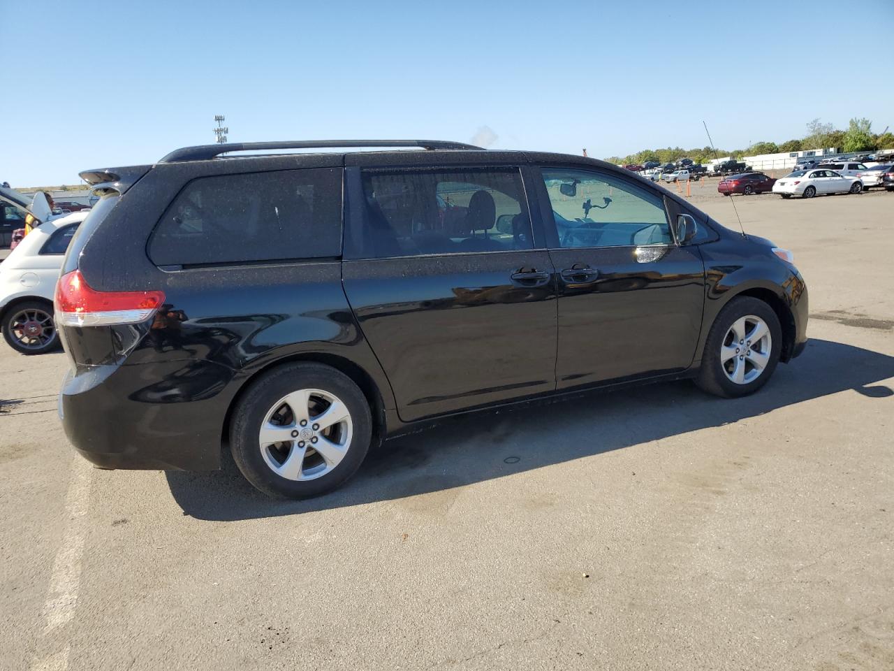 5TDKK3DC8CS255277 2012 Toyota Sienna Le