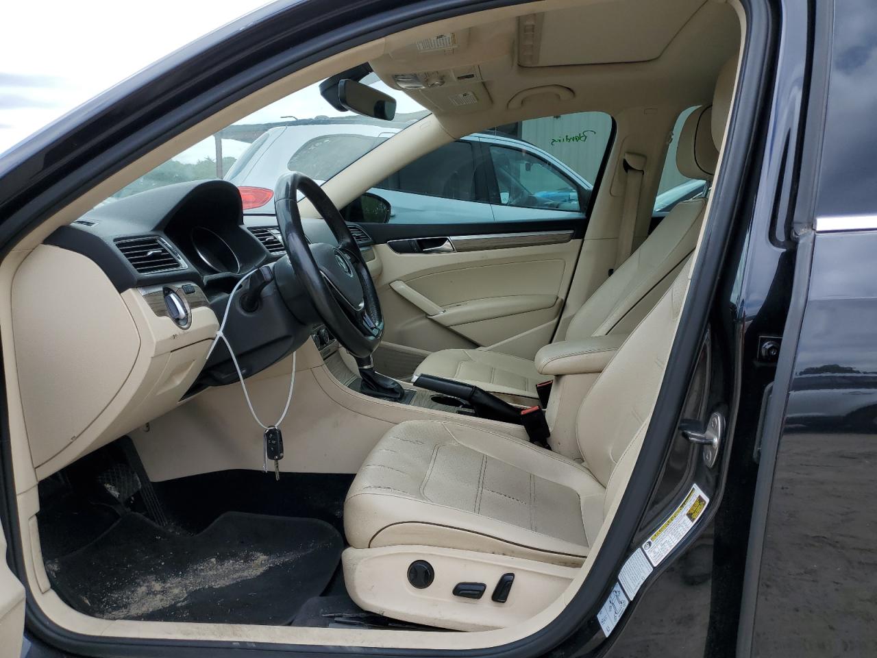 1VWGT7A35HC049550 2017 Volkswagen Passat Se