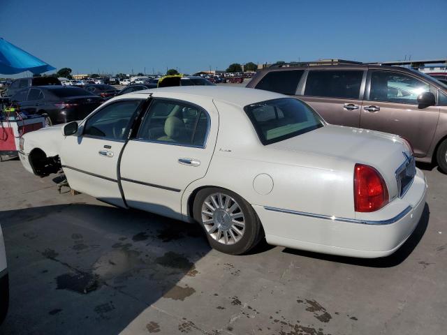 2003 Lincoln Town Car Signature VIN: 1LNHM82W73Y673974 Lot: 54949434