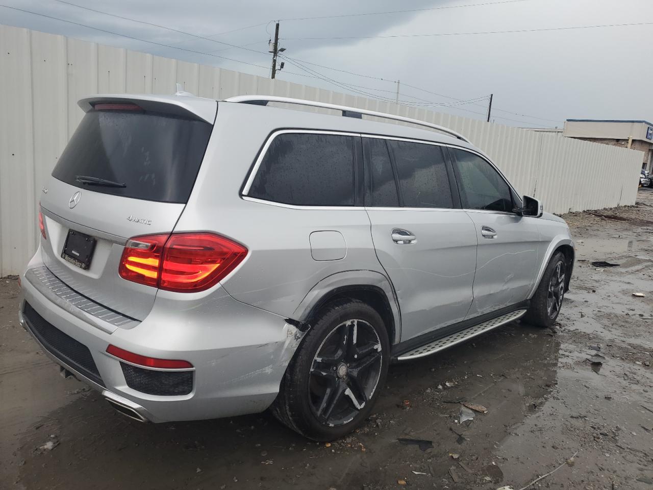 4JGDF7DEXGA652946 2016 Mercedes-Benz Gl 550 4Matic