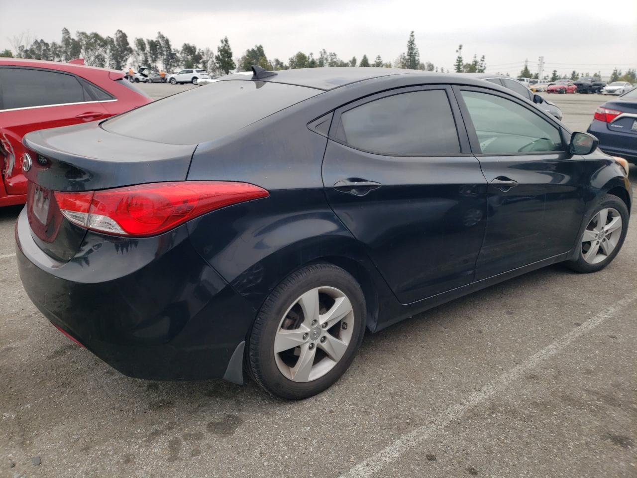 2013 Hyundai Elantra Gls vin: KMHDH4AE3DU956031