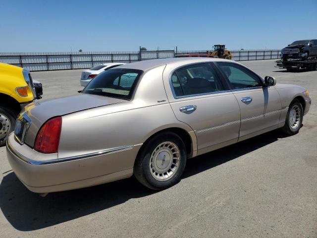 1998 Lincoln Town Car Signature VIN: 1LNFM82W1WY655577 Lot: 57064324