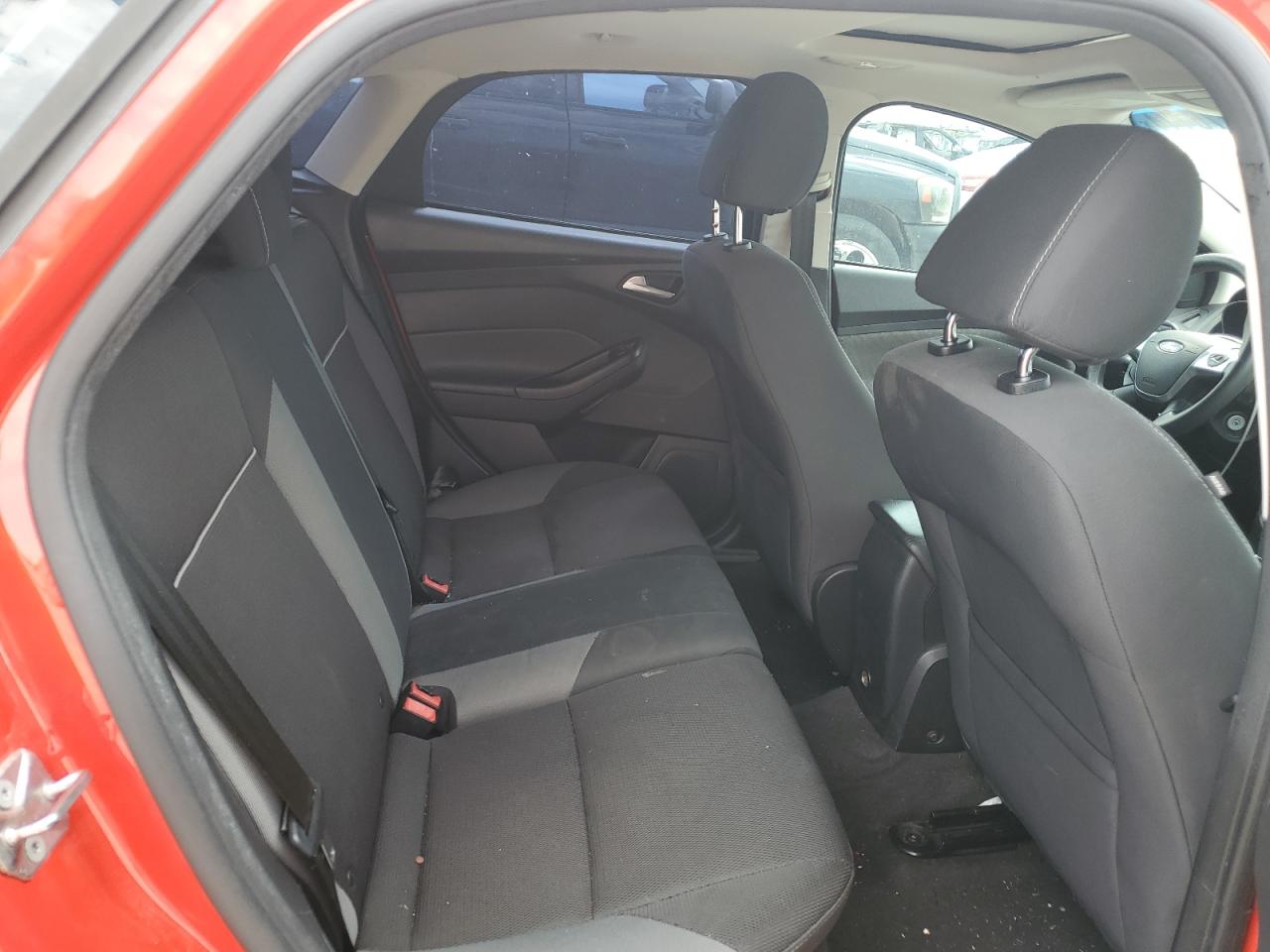 1FADP3K28EL332499 2014 Ford Focus Se