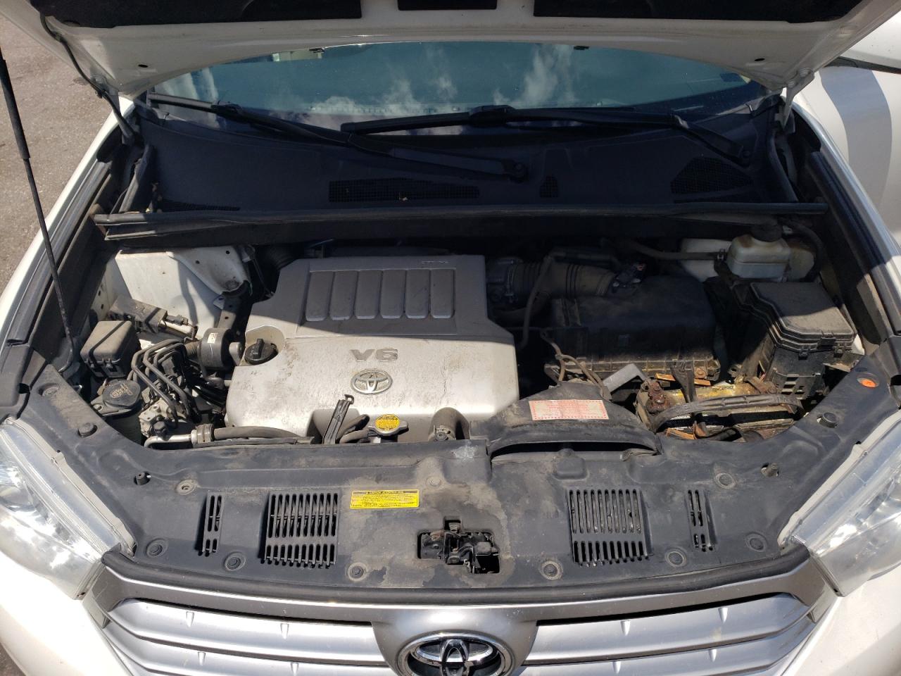 5TDBK3EH5BS068734 2011 Toyota Highlander Base