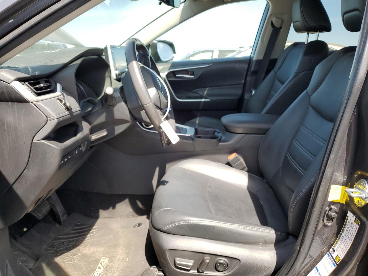 2T3A1RFV9MW247060 2021 Toyota Rav4 Xle Premium