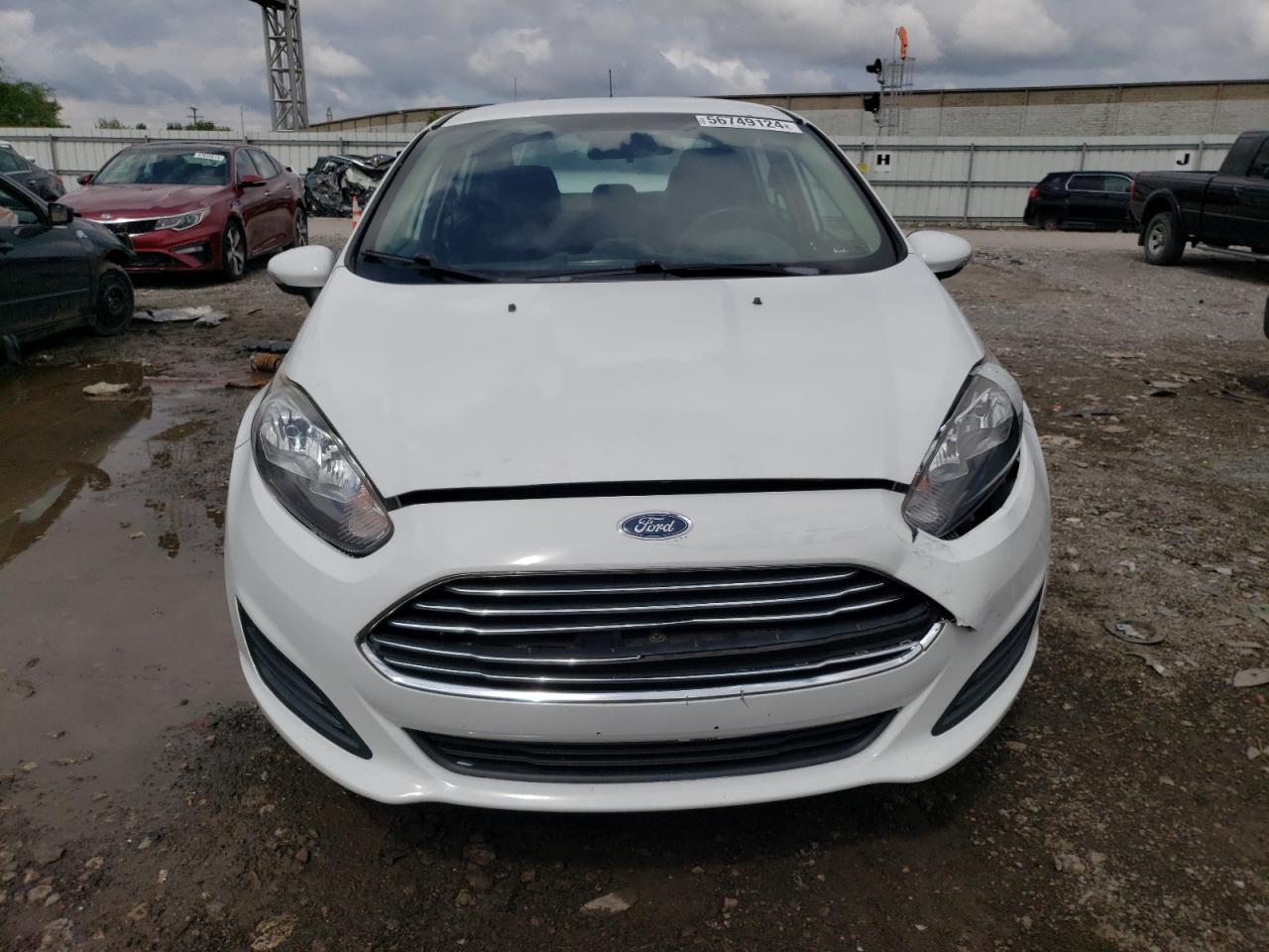 3FADP4BJ1FM150611 2015 Ford Fiesta Se