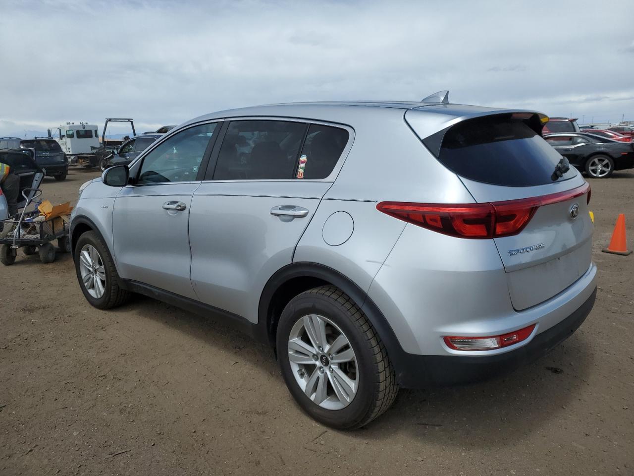 KNDPMCAC0J7393374 2018 Kia Sportage Lx