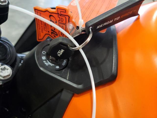 2022 KTM 890 DUKE R VBKTU9405NM842461