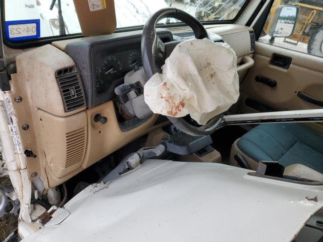 2000 Jeep Wrangler / Tj Sahara VIN: 1J4FA59S0YP744297 Lot: 56334444