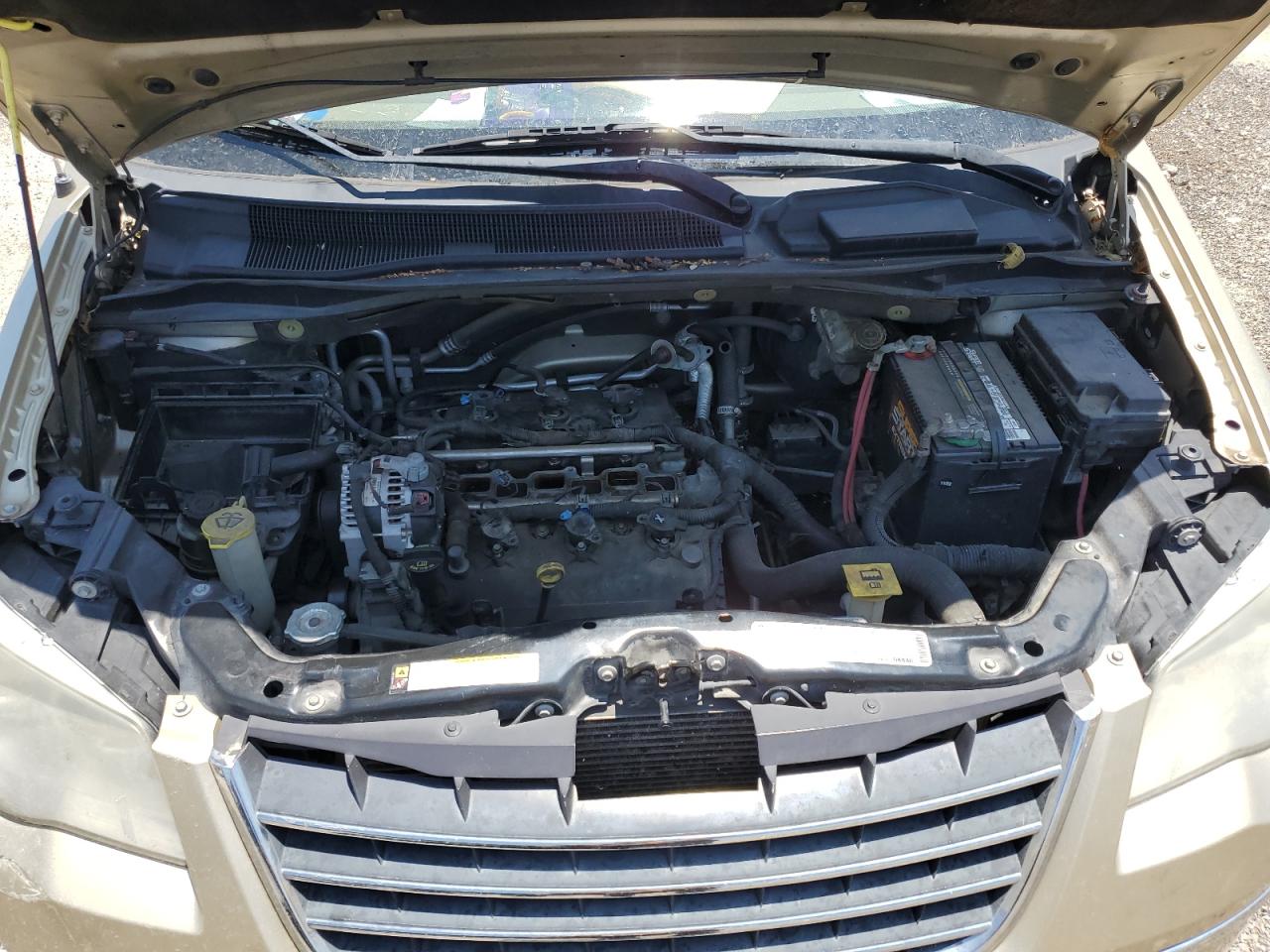 2A4RR7DX3AR322064 2010 Chrysler Town & Country Limited