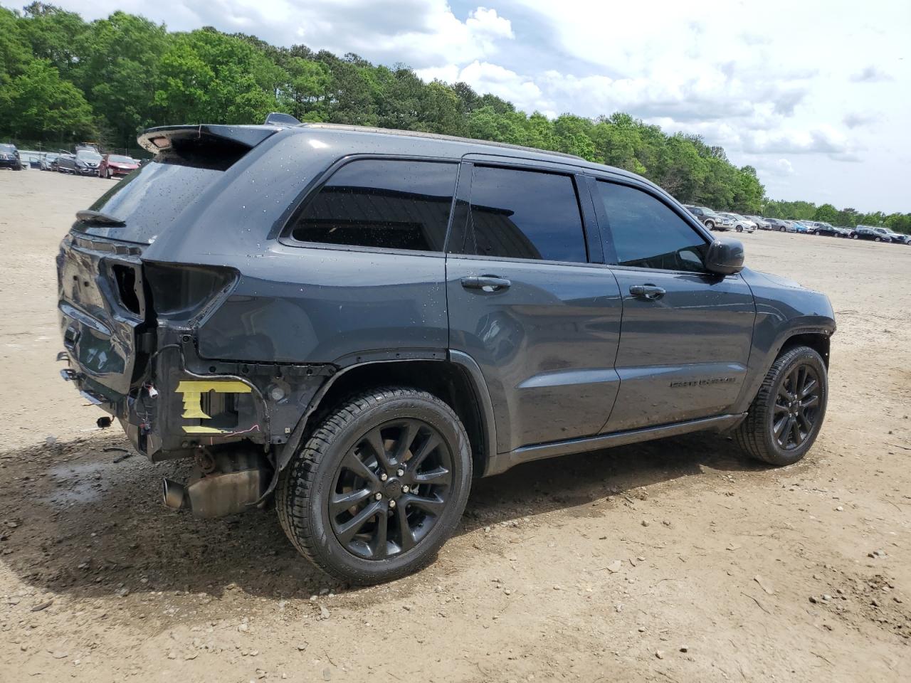 1C4RJEAG5JC322646 2018 Jeep Grand Cherokee Laredo