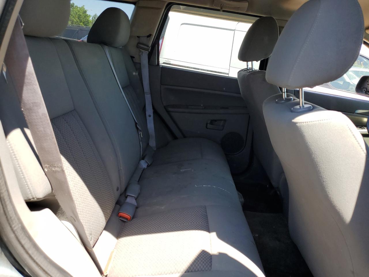 1J4GS48K05C624581 2005 Jeep Grand Cherokee Laredo