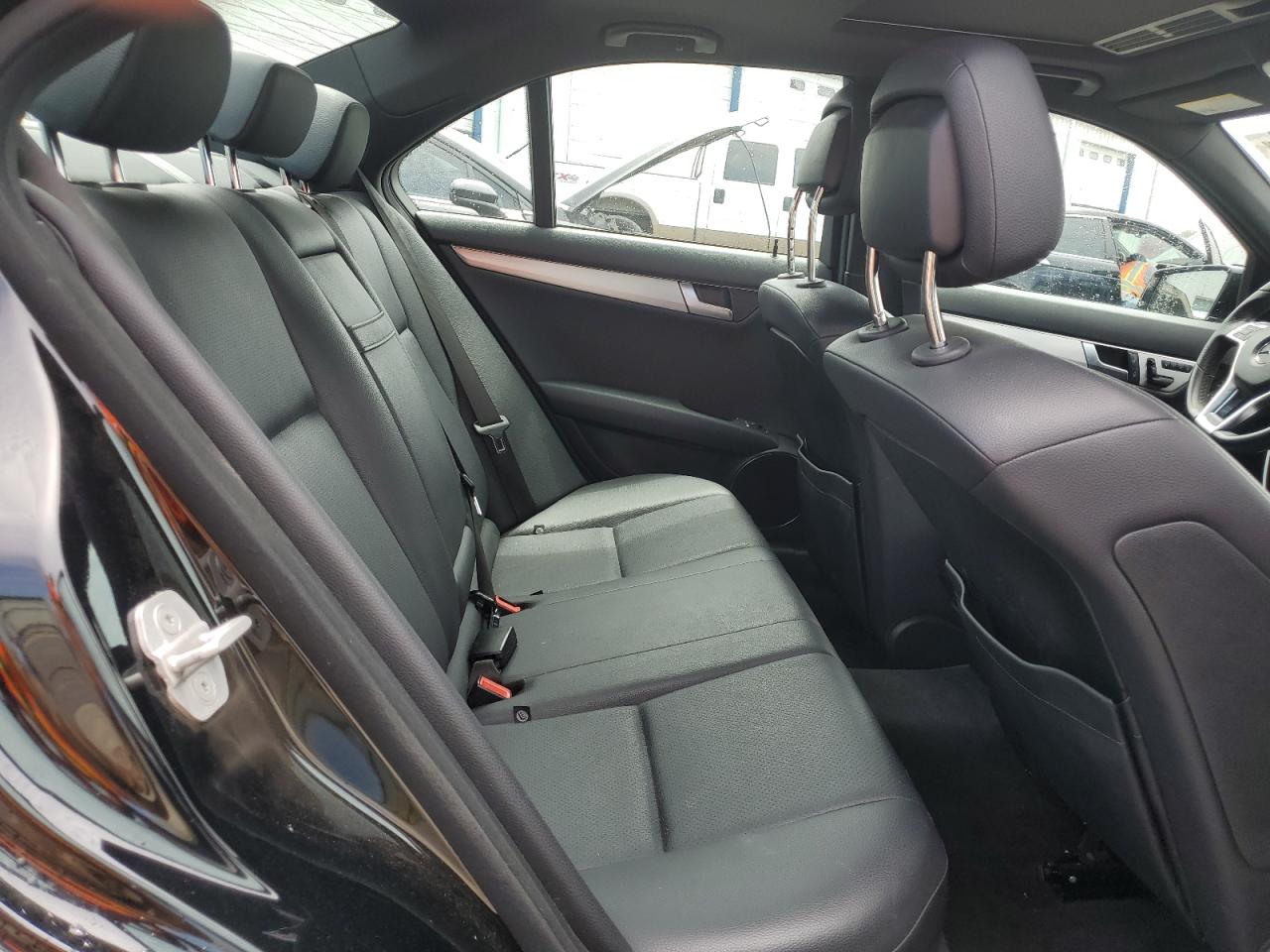 WDDGF4HB9DA807035 2013 Mercedes-Benz C 250
