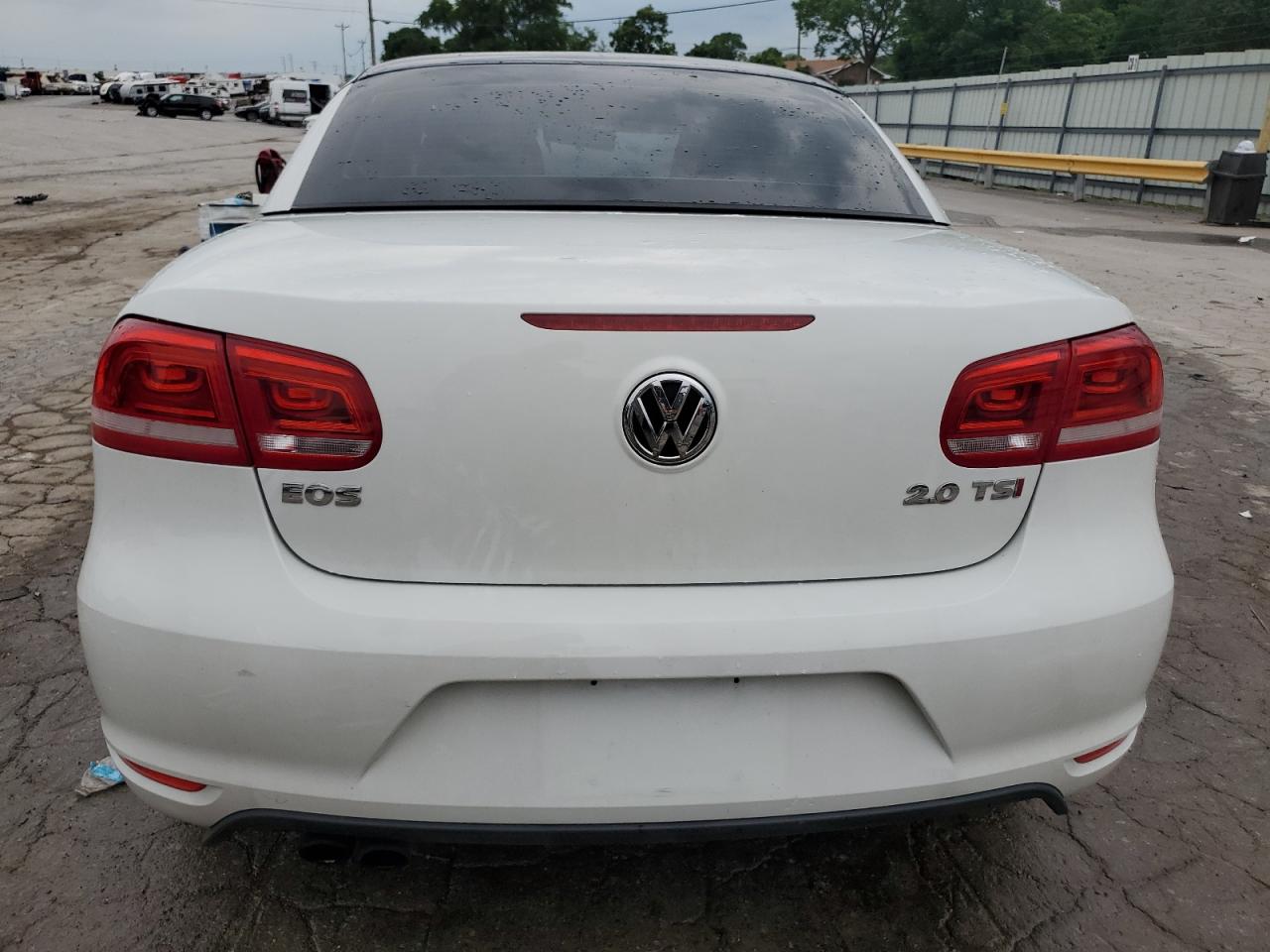 2016 Volkswagen Eos Komfort vin: WVWBW8AH0GV001088