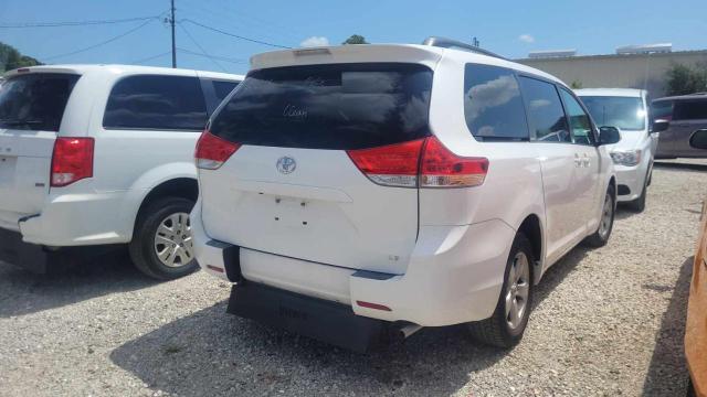 Lot #2519716205 2011 TOYOTA SIENNA LE salvage car