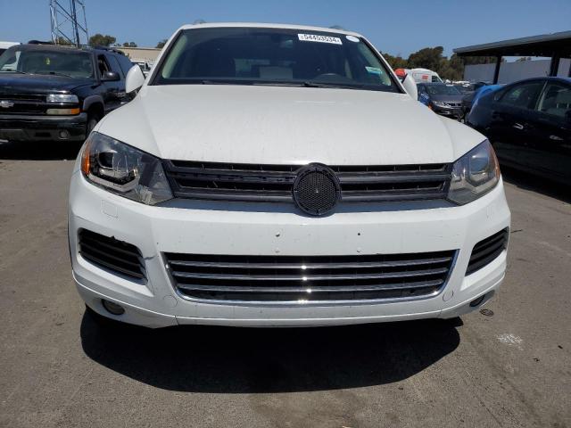 2014 Volkswagen Touareg V6 Tdi VIN: WVGEP9BP2ED011240 Lot: 54453534