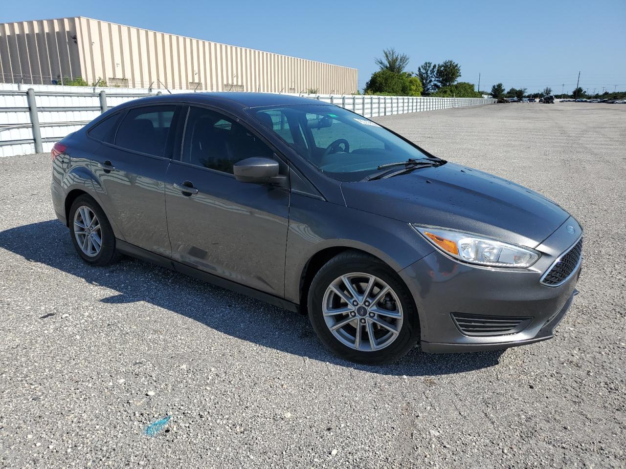 1FADP3FE5JL217552 2018 Ford Focus Se