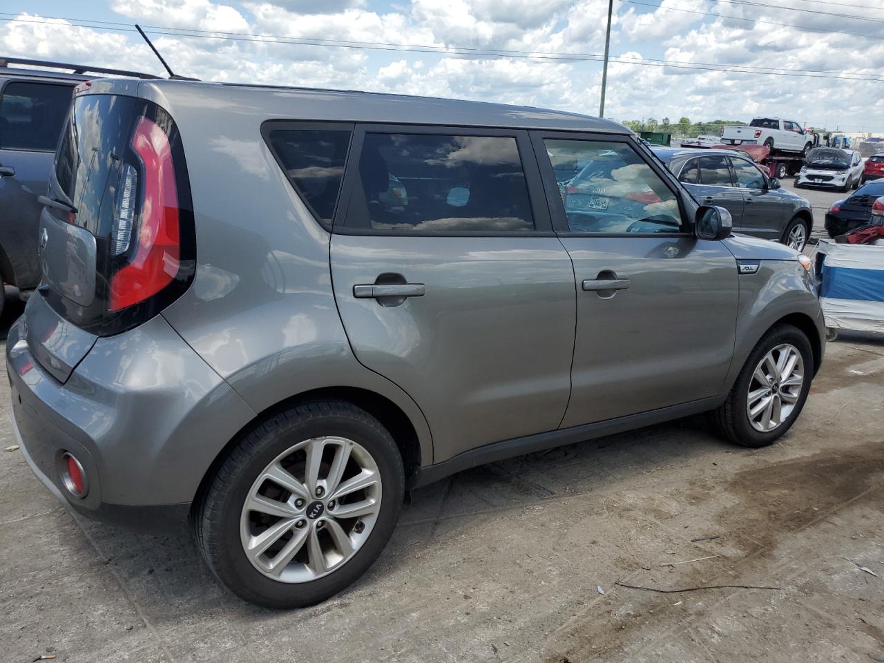 KNDJP3A55K7697946 2019 Kia Soul +