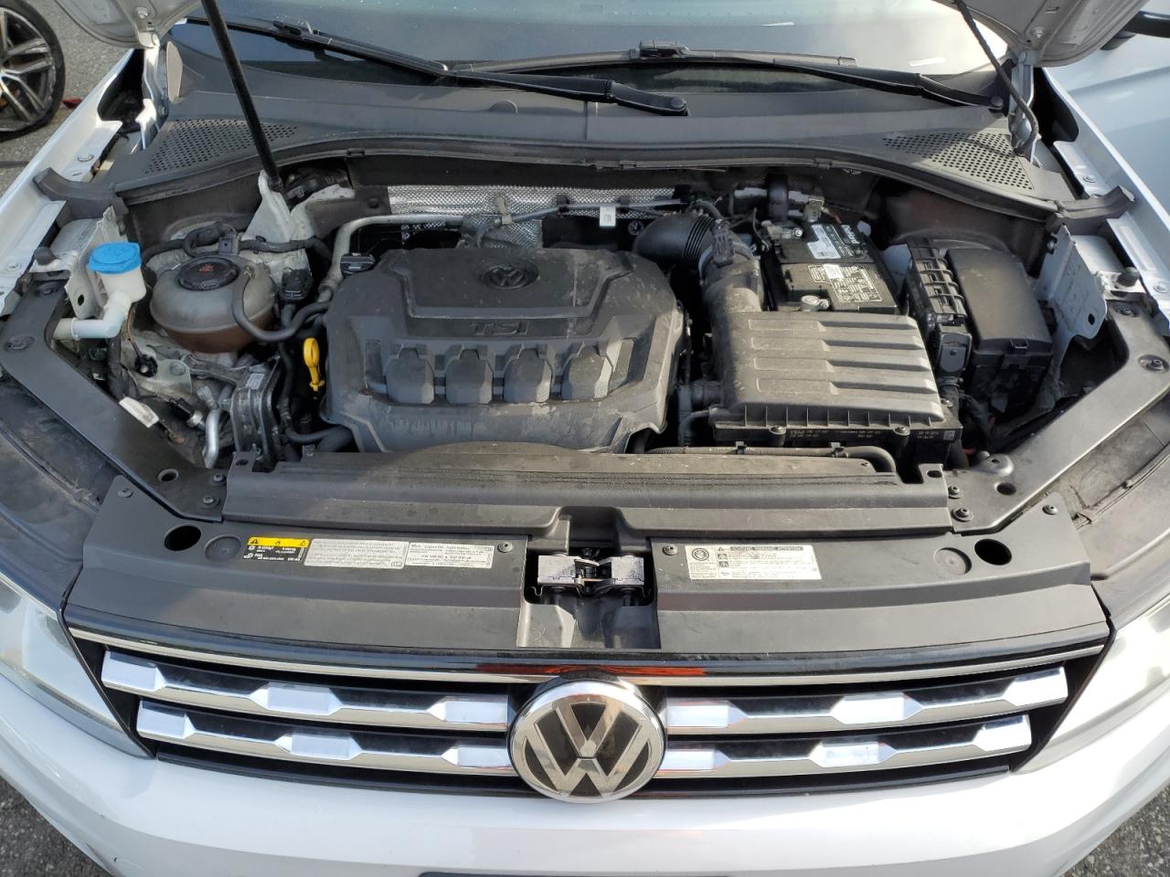 3VV2B7AX0KM035758 2019 Volkswagen Tiguan Se