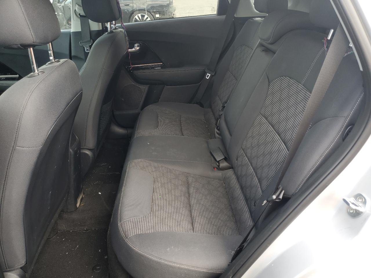 KNDCB3LC4L5438588 2020 Kia Niro Lx