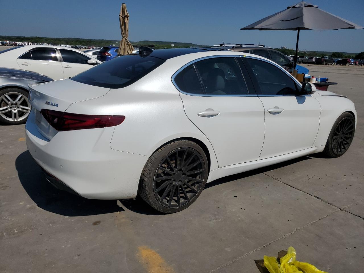 ZARFAECN6H7555992 2017 Alfa Romeo Giulia Ti